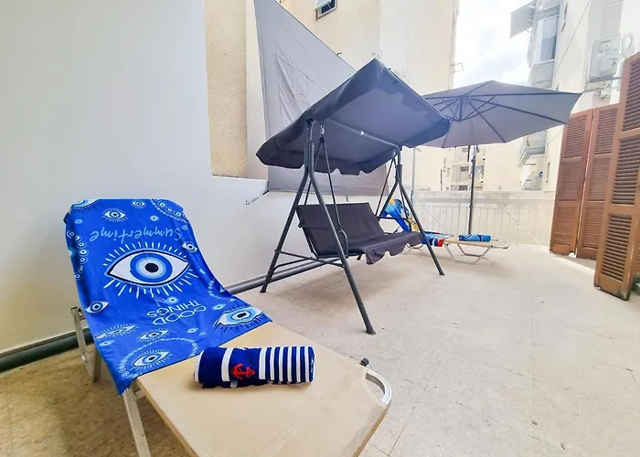 Citycenter Next To The Lárnaca