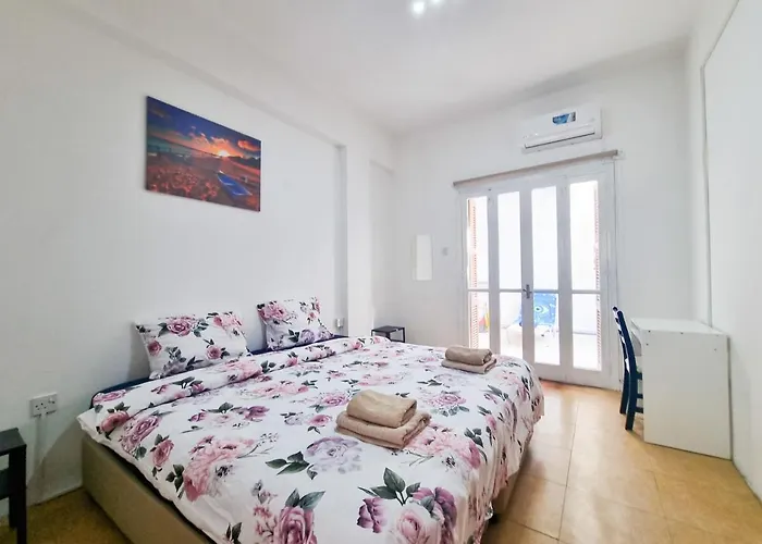 Citycenter Next To The * Lárnaca