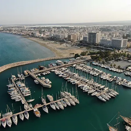 Citycenter Next To The